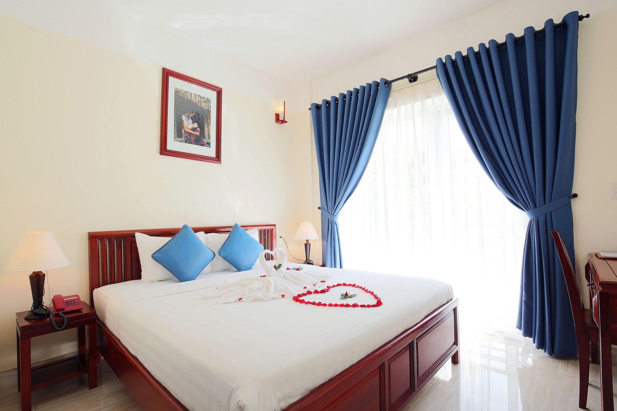 Prince Hotel Хойан Экстерьер фото