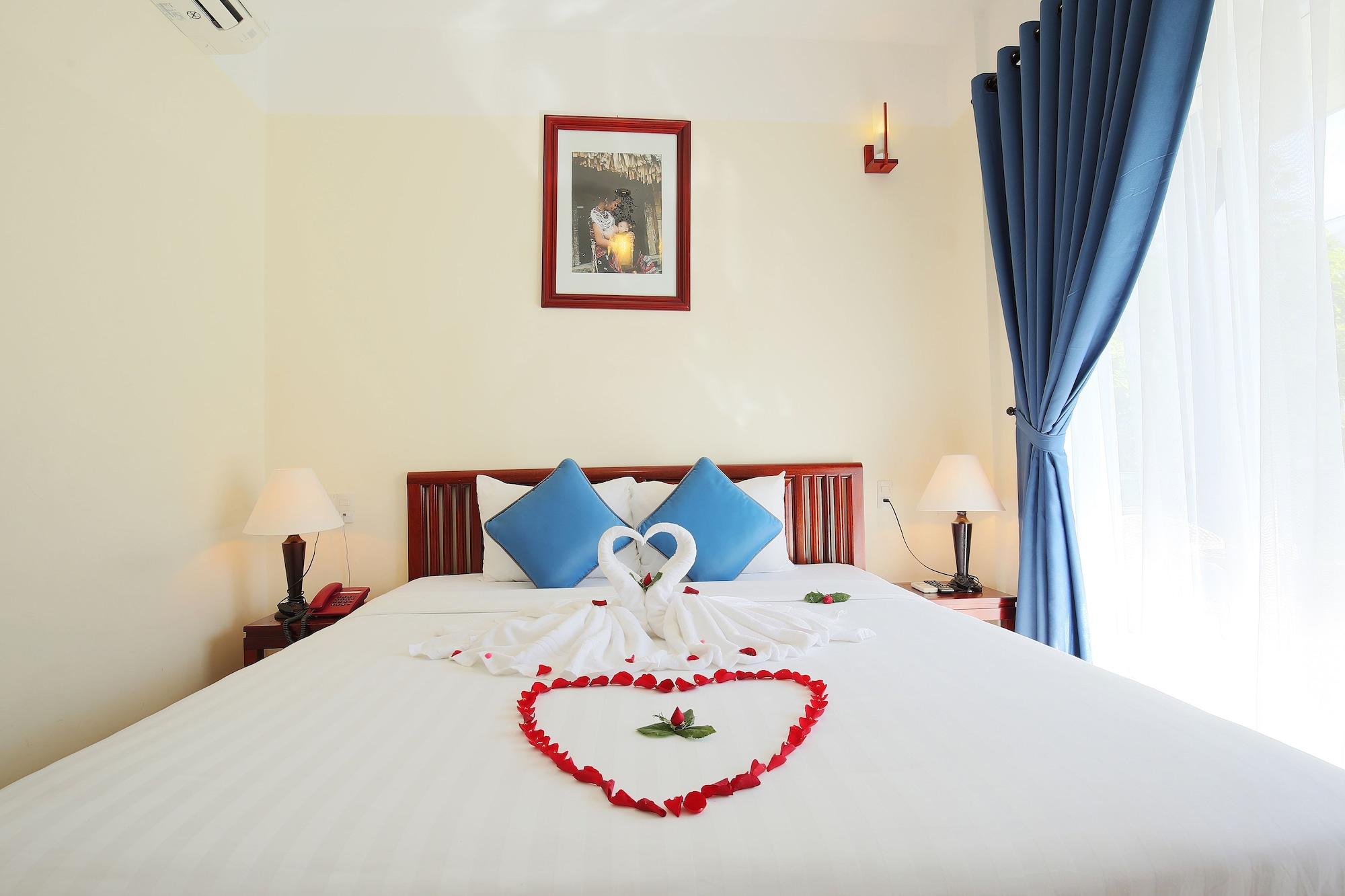 Prince Hotel Хойан Экстерьер фото