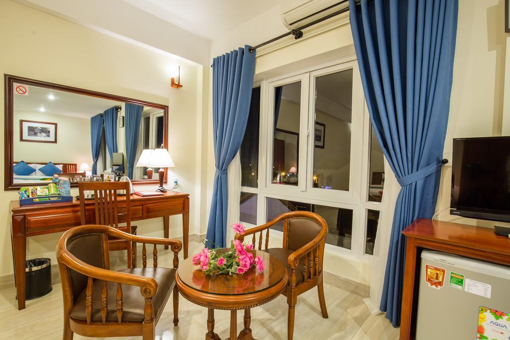Prince Hotel Хойан Экстерьер фото