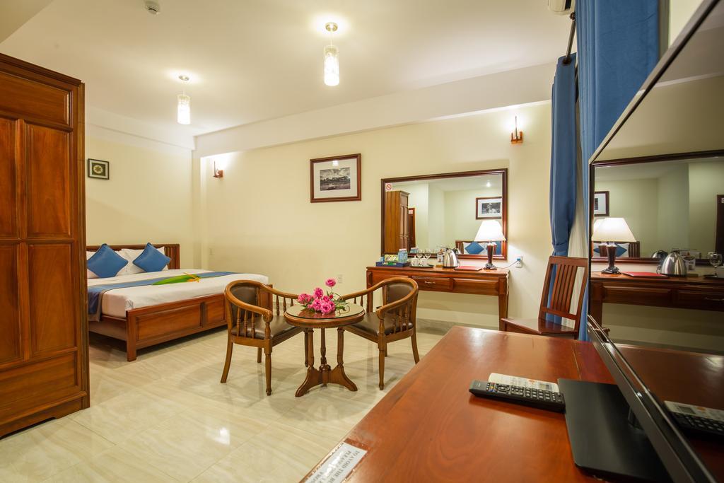 Prince Hotel Хойан Экстерьер фото