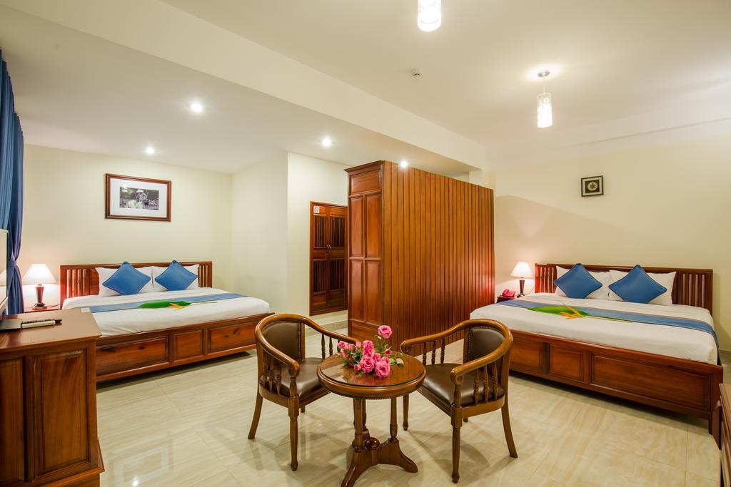 Prince Hotel Хойан Экстерьер фото