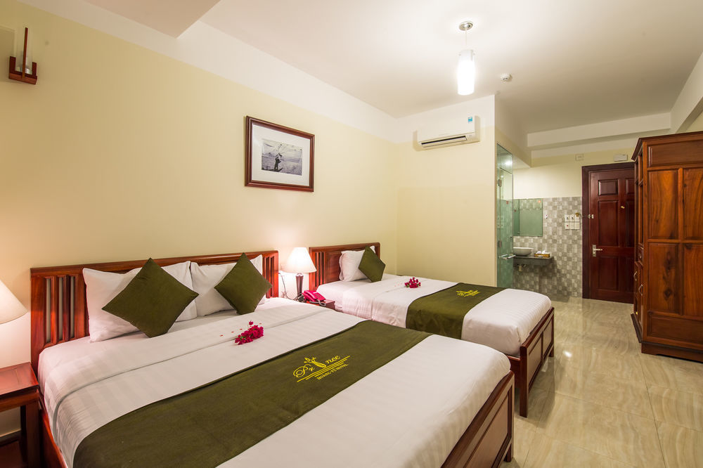 Prince Hotel Хойан Экстерьер фото