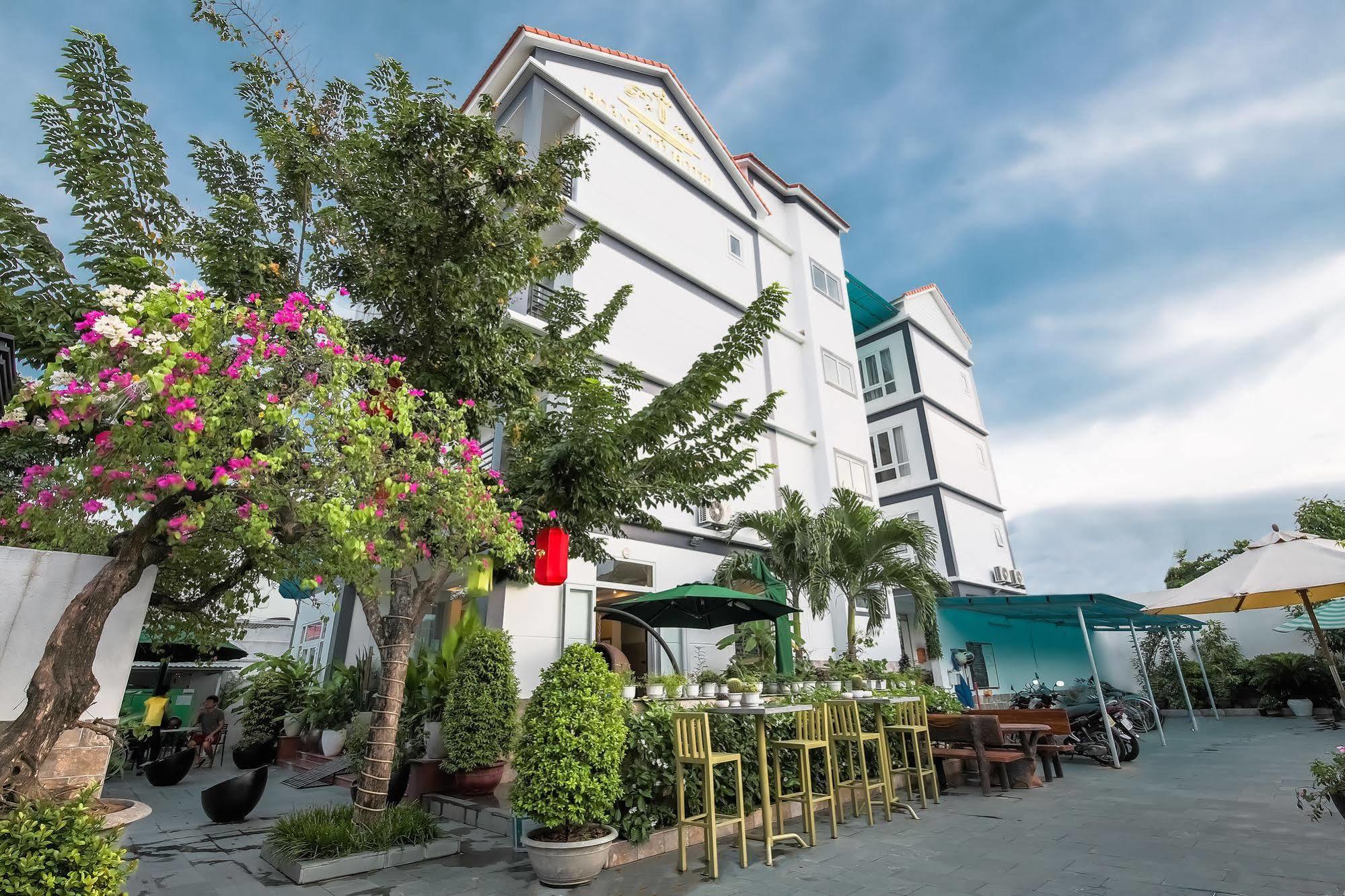 Prince Hotel Хойан Экстерьер фото