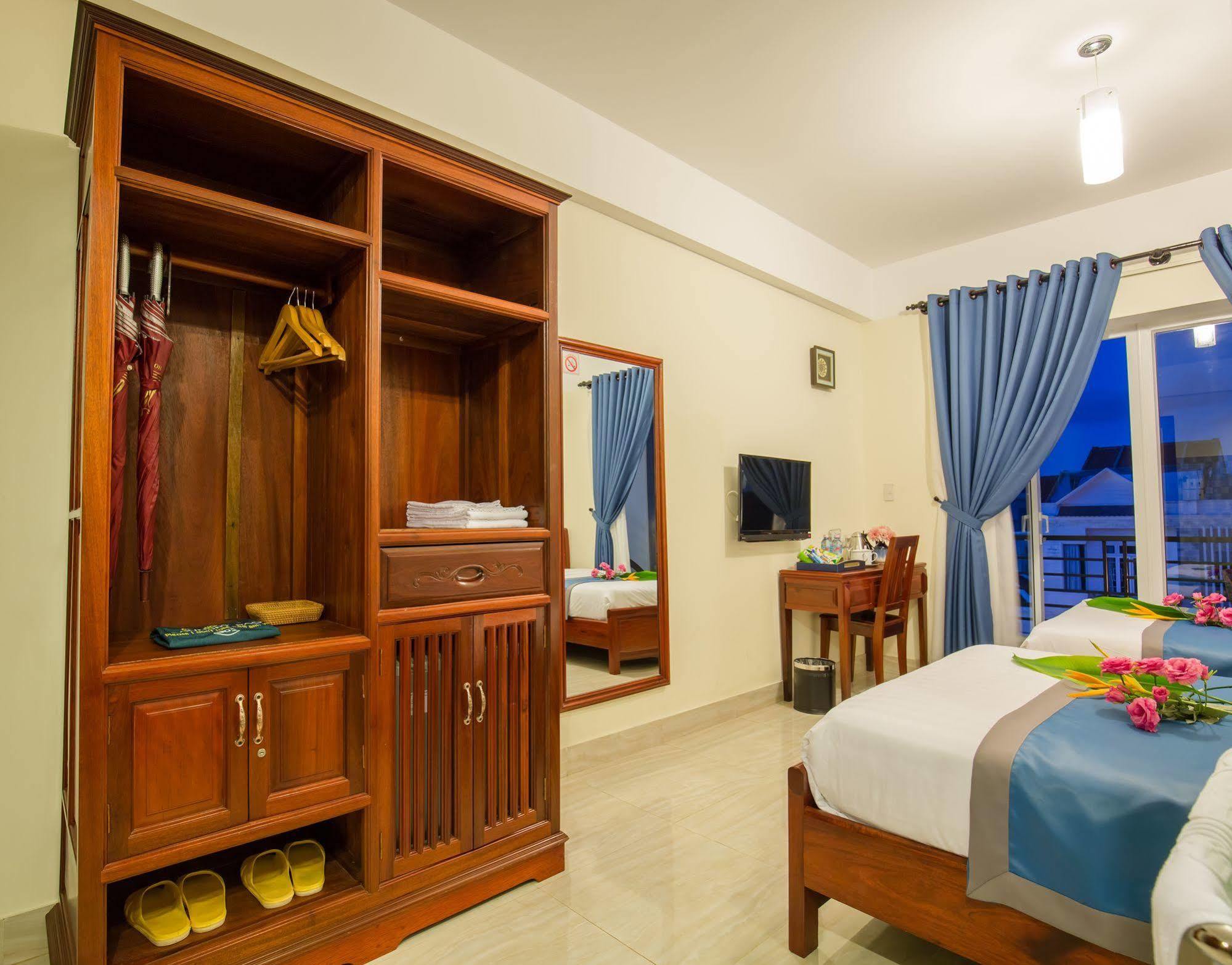 Prince Hotel Хойан Экстерьер фото