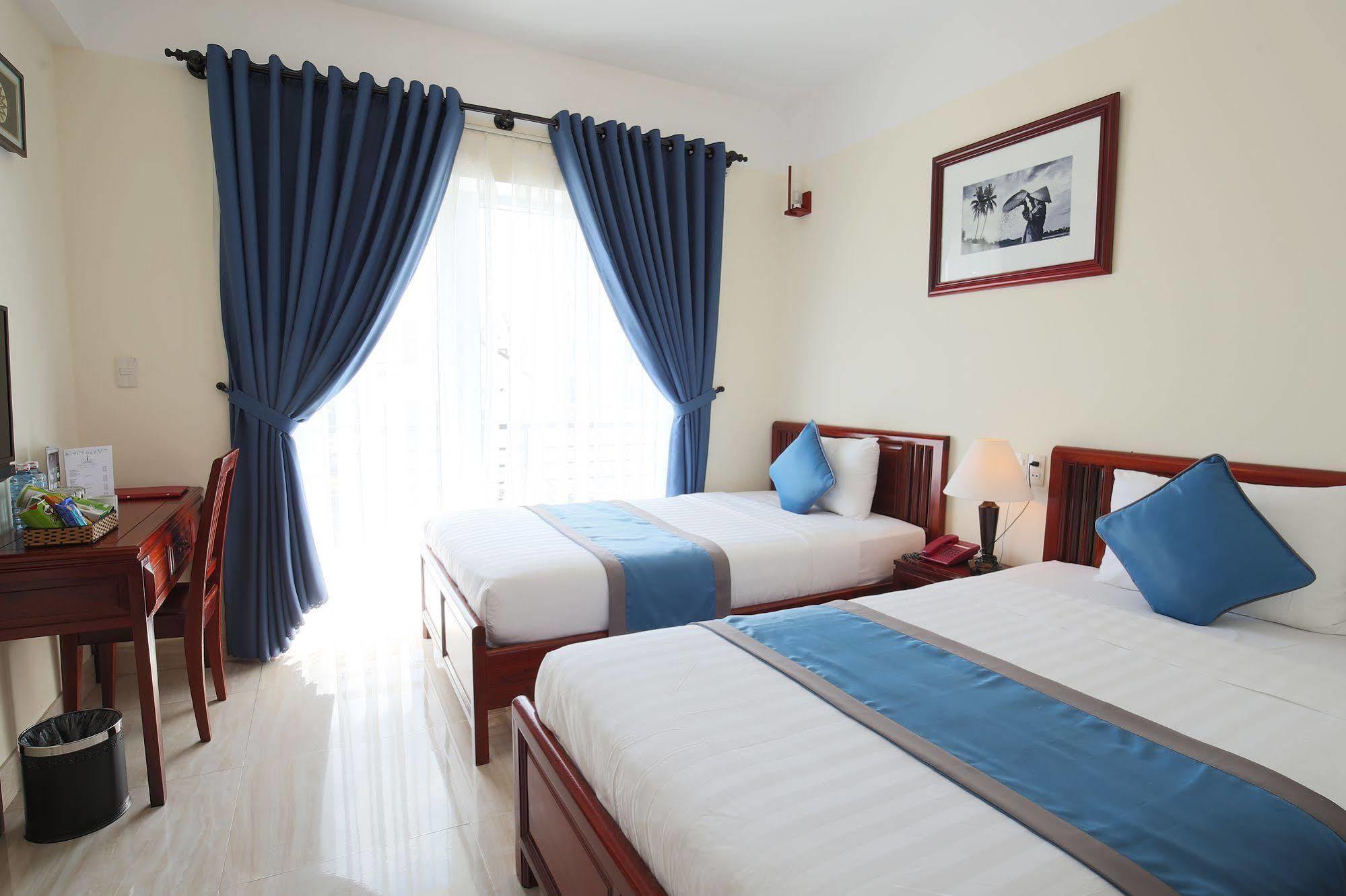 Prince Hotel Хойан Экстерьер фото